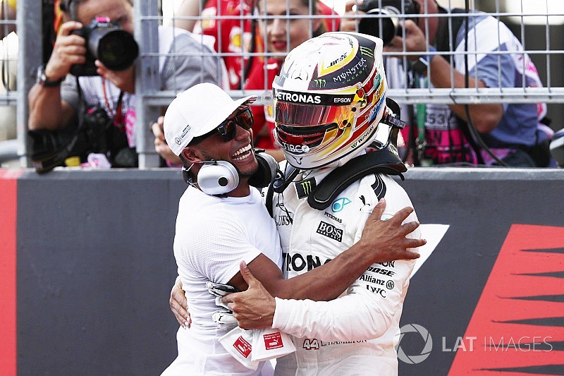 Hamilton, Schumacher'in bir rekorunu daha kırdı!