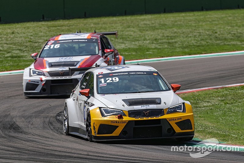 Ad Imola trionfa la Cupra TCR della LMS Racing