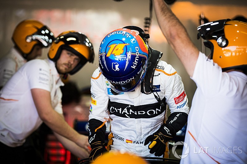 Alonso, contento con las sorprendentes mejoras del McLaren