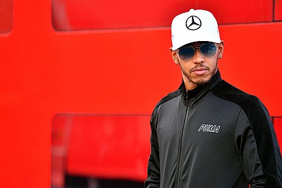 Hamilton vites kutusu değişimi ardından grid cezası aldı!