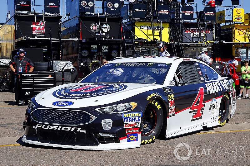 Kevin Harvick leads the way in final Cup practice at Phoenix