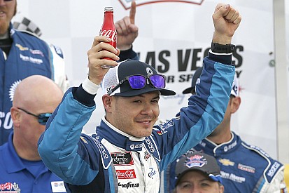 Kyle Larson gana la carrera de Xfinity en Las Vegas