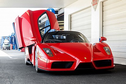 Photos - Shooting improvisé pour une Ferrari Enzo