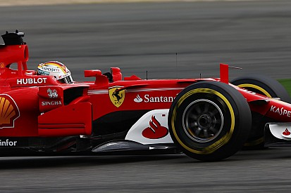 Vettel admite que fue un poco "gallina" en la última curva