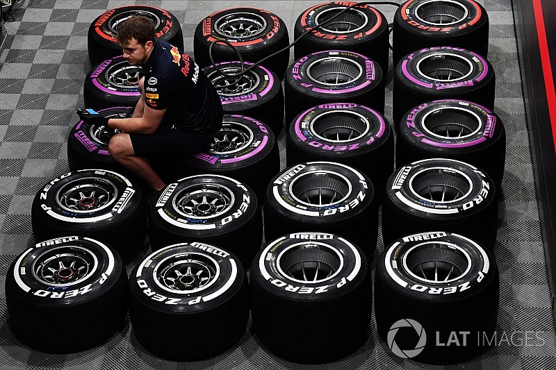 Mercedes и Ferrari сделали разный выбор шин на Гран При Китая