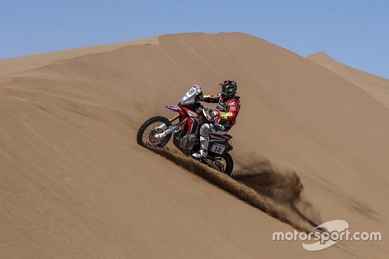 Barreda se cae en Chile y abandona el Rally de Atacama