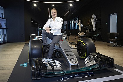 Bottas lucirá el número 77 en su Mercedes