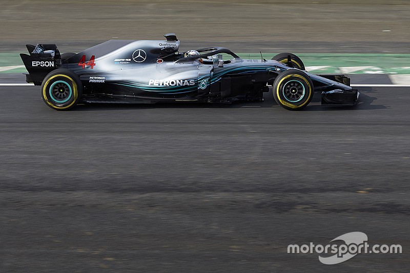 Exkluzív videós felvételek a 2018-as F1-es Mercedes pályára küldéséről