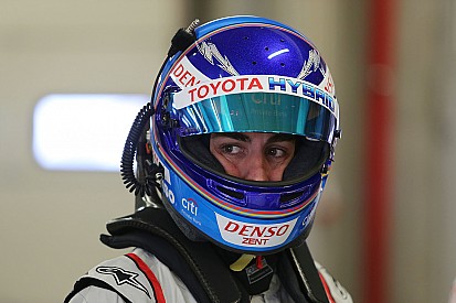 Alonso felfedte 2018-as sisakját