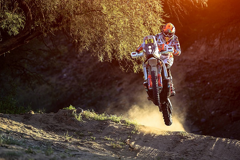 VIDEO: La etapa 13 del Dakar para autos y motos