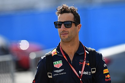 "Ricciardo'nun şimdi tur bindirdiği takımlara gitmesi 'cesurca' olur"