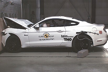 Vidéo - Des crash-tests catastrophiques pour la Ford Mustang