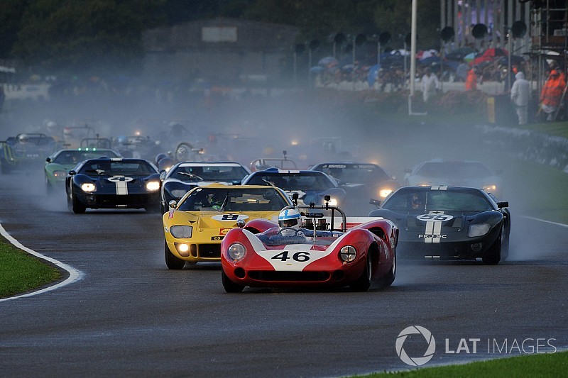 In beeld: De duurste crashes van de Goodwood Revival