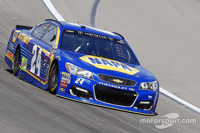 Chase Elliott al frente en la práctica del sábado