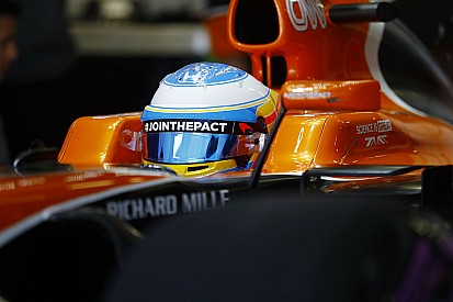 El McLaren-Honda de Alonso no duró ni dos vueltas