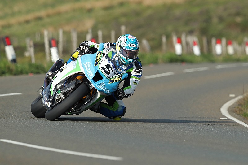 Amikor lapot húzol 19-re, két keréken: onboard az Isle of Man TT-ről