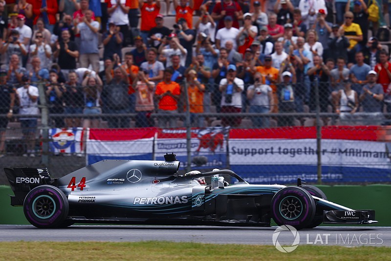 Mercedes pidió a Hamilton que apretase por temor a sanción