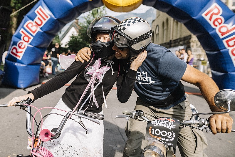 Voilà les vainqueurs des deux inscriptions au Red Bull Alpenbrevet !