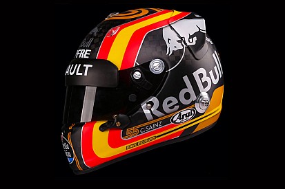 Le casque de Carlos Sainz chez Renault en photos