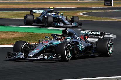 Hamilton en Mercedes tellen zegeningen: Comeback op Silverstone is goud waard