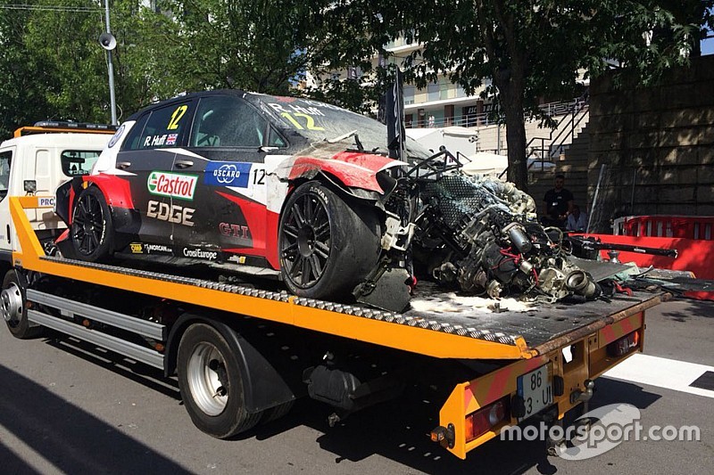 Portugal WTCR: First race halted by huge crash