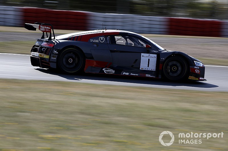 Alex Riberas y Christopher Mies heredan la victoria en Nurburgring