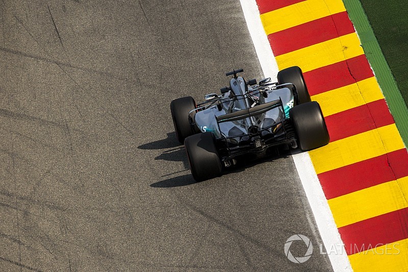 Hamilton végzett az élen délután Belgiumban Räikkönen előtt: leszakadt az ég Spa-ban