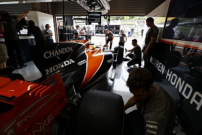 A Renault megerősítette, hogy tárgyalnak a McLarennel