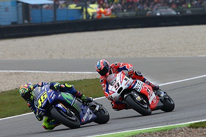 Hampir kalahkan Rossi, Petrucci salahkan Barbera dan Rins