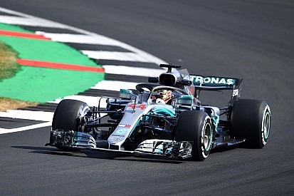 Britanya GP 1. antrenman: Hamilton hızlı başladı, Verstappen sorun yaşadı!