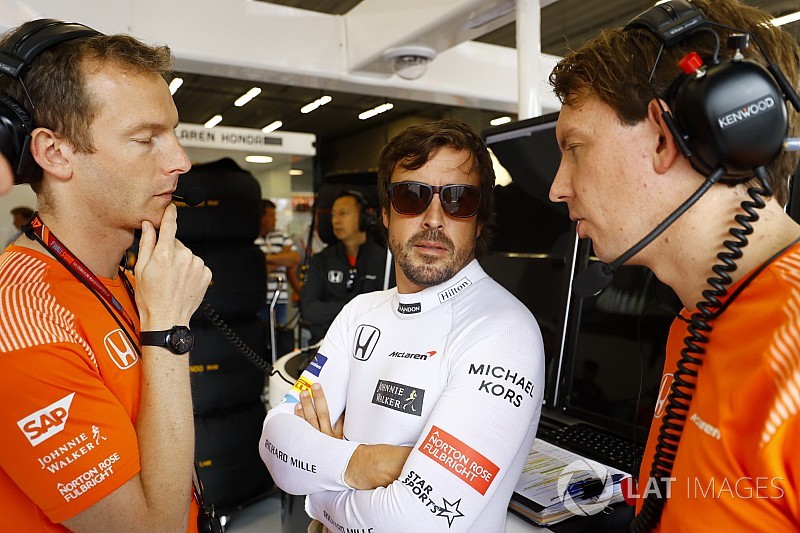 Alonso só renova com a McLaren se Honda sair, diz revista