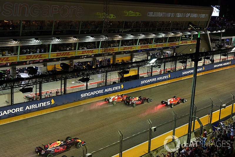 Kísérteties hasonlóság: Vettel, Räikkönen és Verstappen első kanyaros incidensei