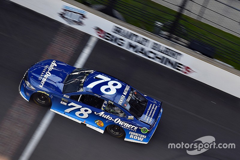 Truex y Suárez fallan en inspección de auto y son sancionados