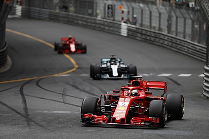 Vettel reprend trois points à Hamilton