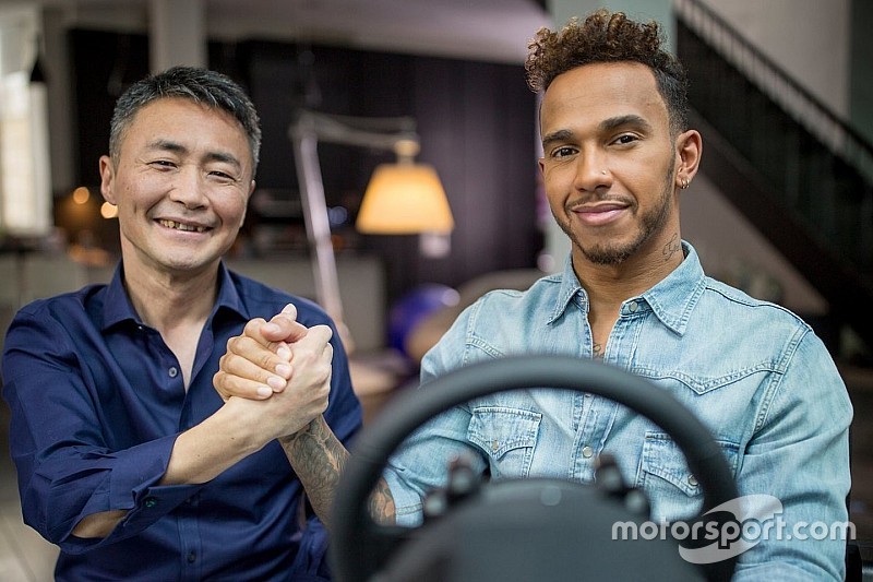 Hamilton lesz a gamerek mentora