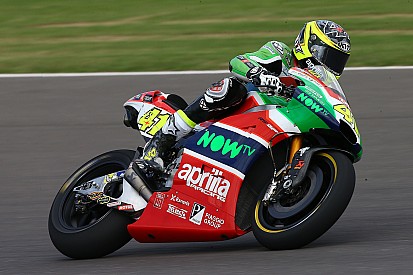 Aleix Espargaró tire l'équipe Aprilia vers le haut