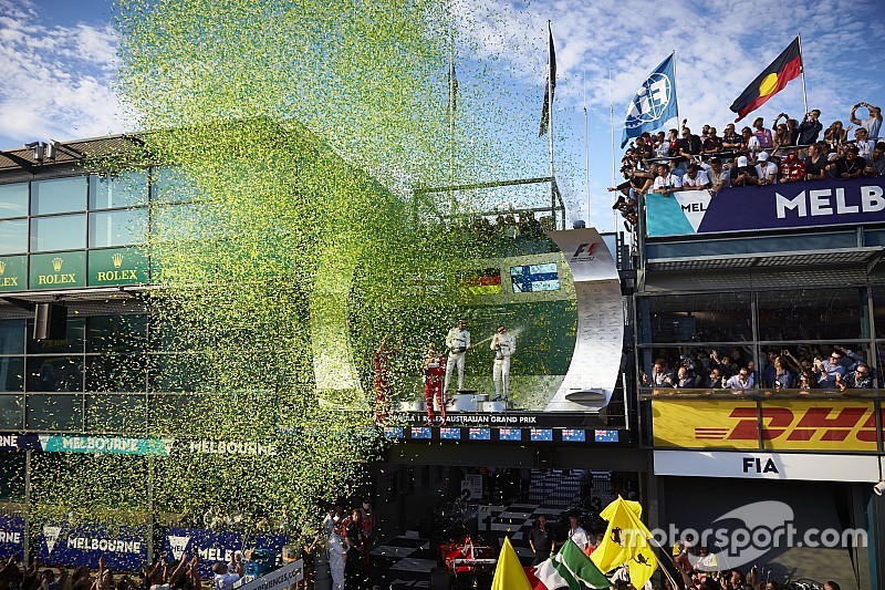 Analysis: Fan-inspired message still pushing F1 drivers on