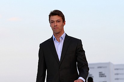 RESMI: Kvyat jadi pembalap cadangan Ferrari