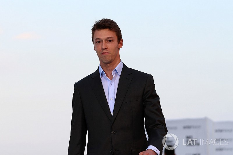 RESMI: Kvyat jadi pembalap cadangan Ferrari