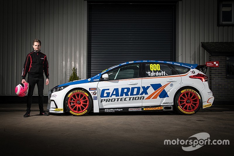 Tordoff returns to BTCC with Motorbase Ford