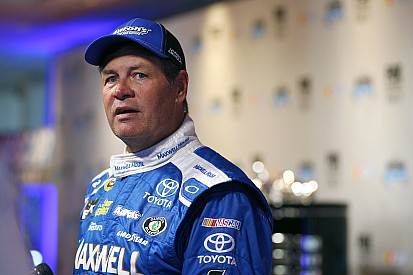 Michael Waltrip facing bittersweet Daytona 500 without MWR