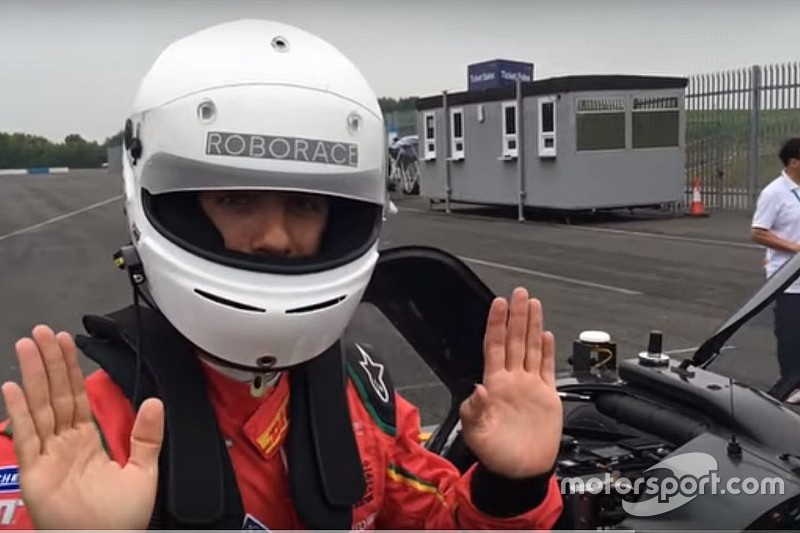 Video, Lucas Di Grassi passeggero dell’auto senza... pilota!