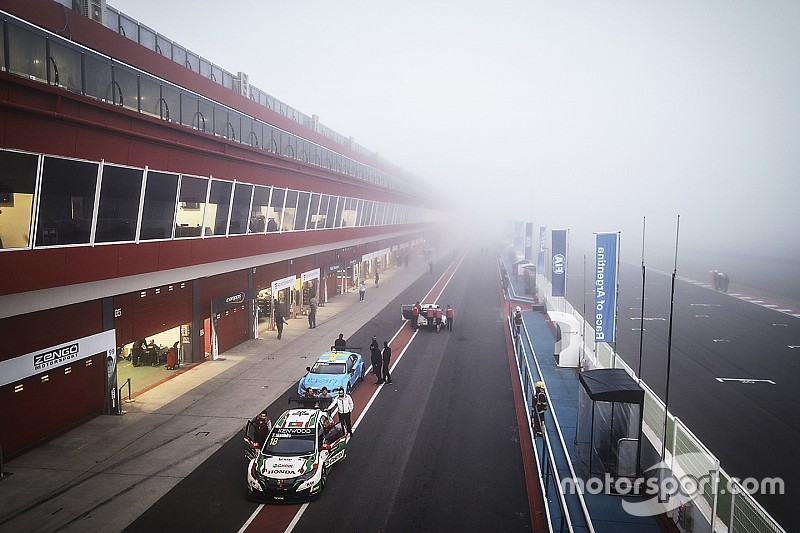 La niebla demora el comienzo del WTCC en Termas
