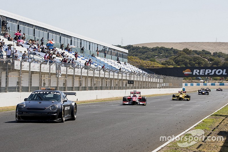 Formel 2: Defektes Safety-Car sorgt für Startverzögerung
