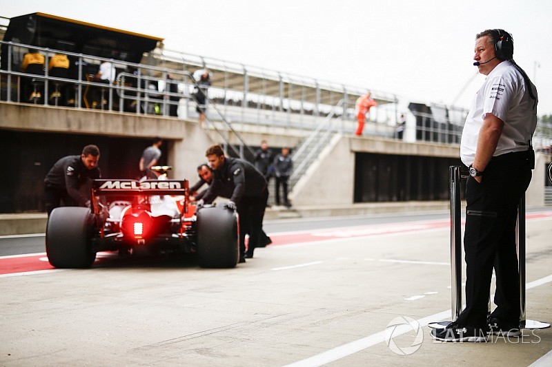 Brown: Mercedes ve Ferrari, McLaren'a motor verme konusunda isteksizler