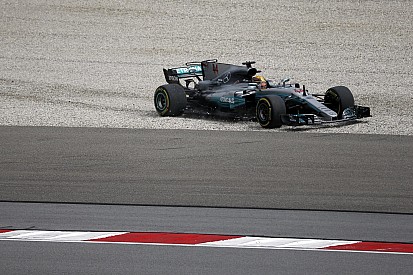Hamilton egy nagyon nehéz első napról beszél
