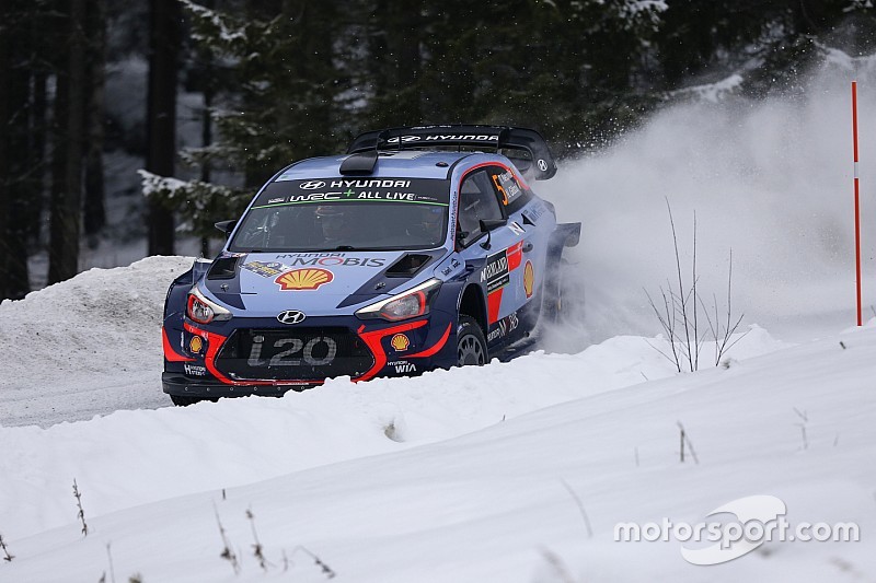 Sweden WRC: Neuville pulls clear of Breen, Meeke out