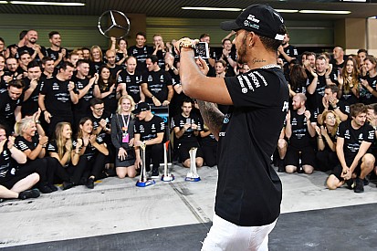 Hamilton: "2018 não será o meu último na Mercedes"