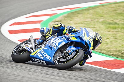 Saltan chispas entre los nuevos compañeros Iannone y Aleix Espargaró