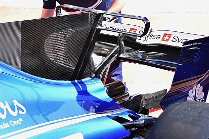 Sauber introduce un T-wing al estilo de McLaren